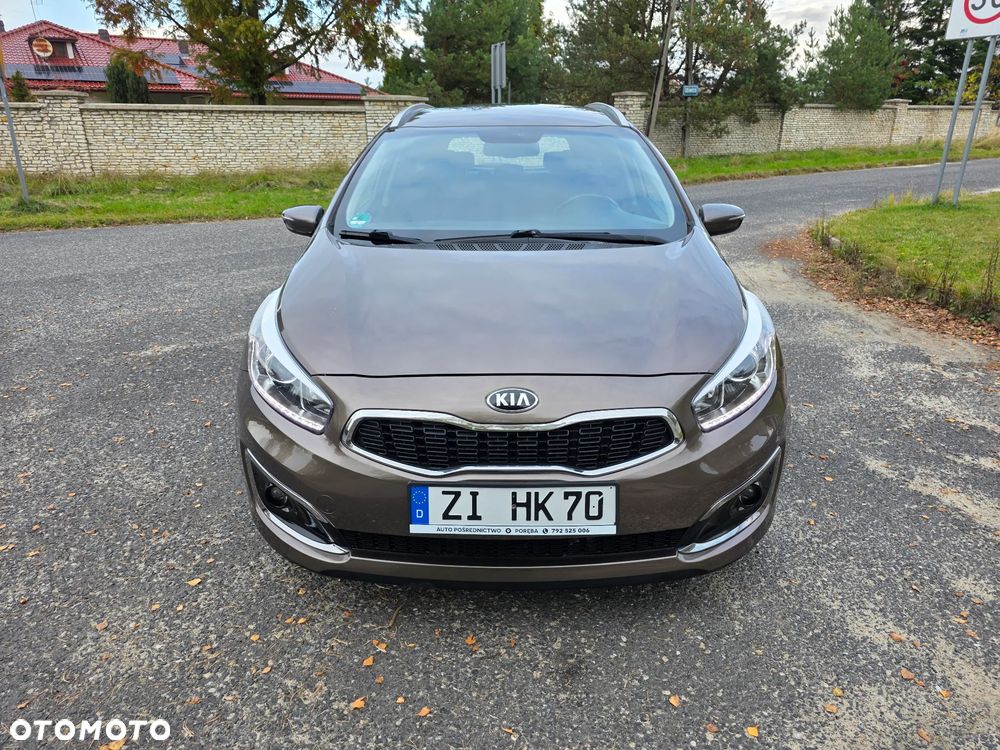 Kia Ceed - 12