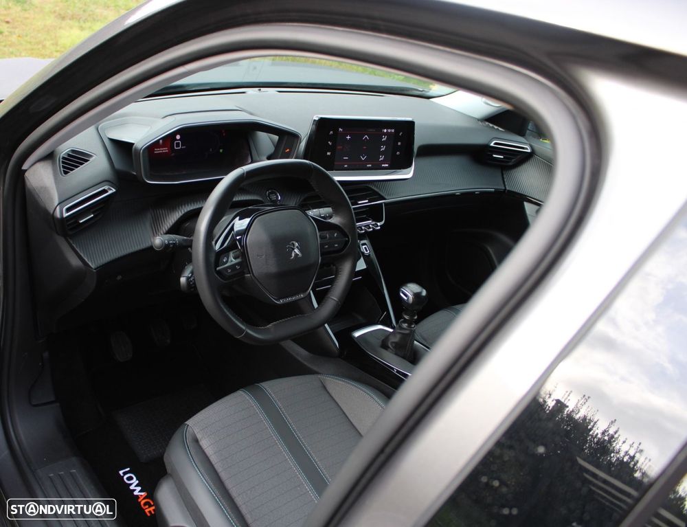 Peugeot 2008 1.2 PureTech Allure - 16