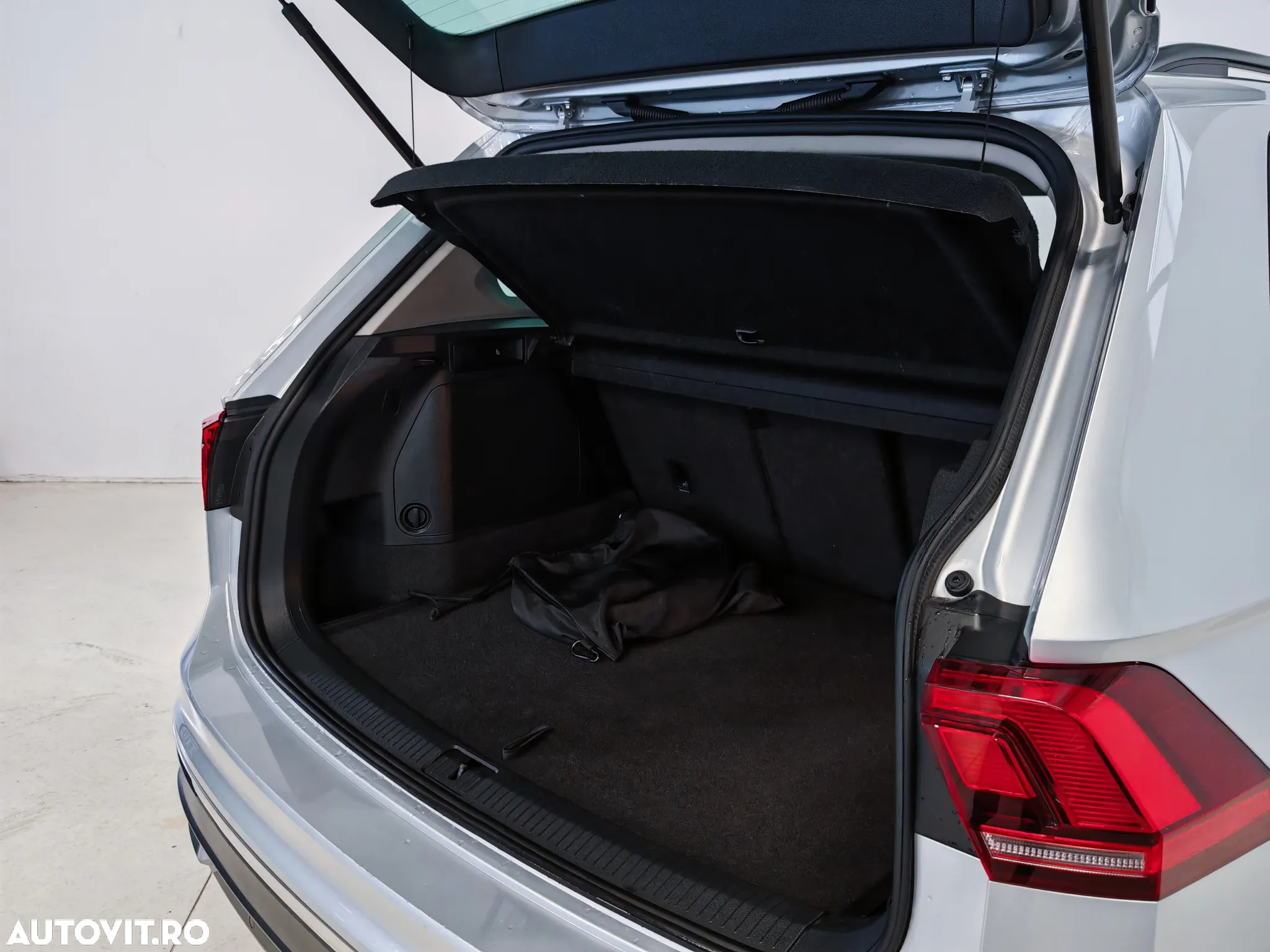 Volkswagen Tiguan 1.4 eHybrid OPF DSG Elegance - 35
