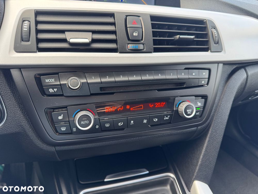 BMW Seria 3 316i M Sport - 22