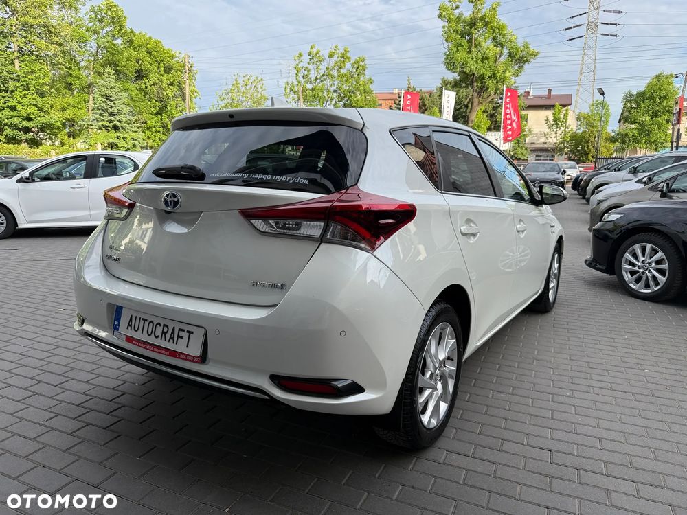 Toyota Auris Hybrid 135 Prestige - 40