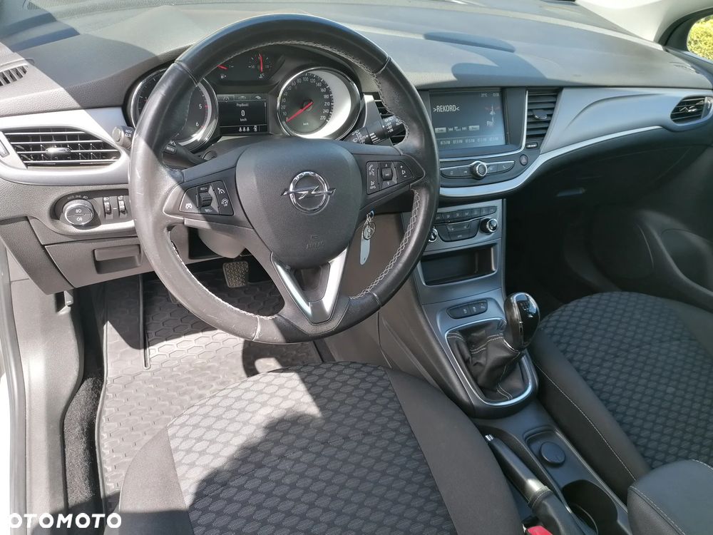 Opel Astra 1.6 CDTI Enjoy S&S - 9