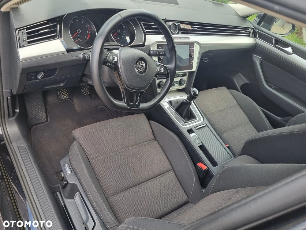 Volkswagen Passat 1.8 TSI BMT Comfortline - 33