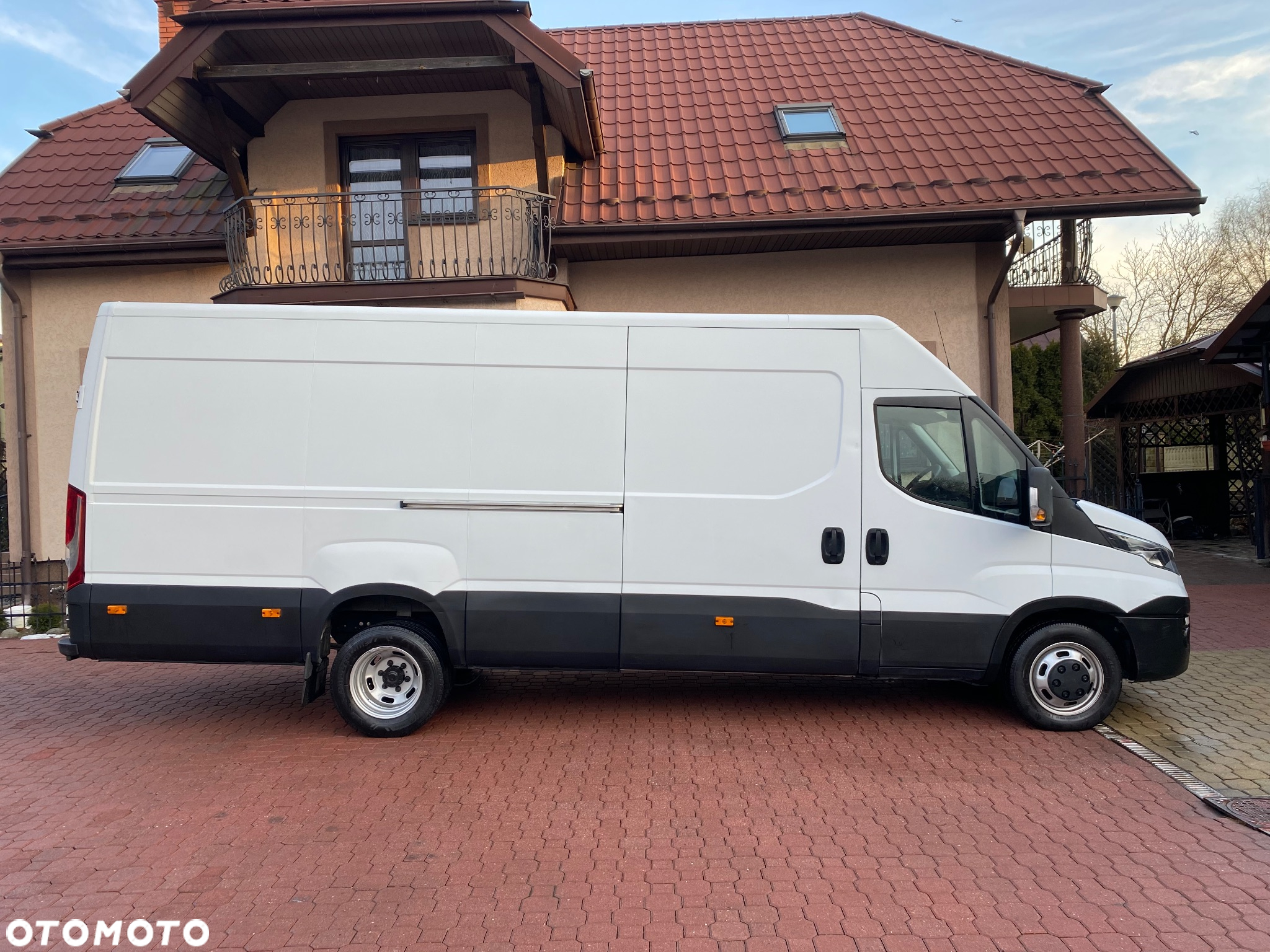 Iveco 35C13 bliźniaki  klimatronic MAXI DŁUGIE hak 3500 kg - 4