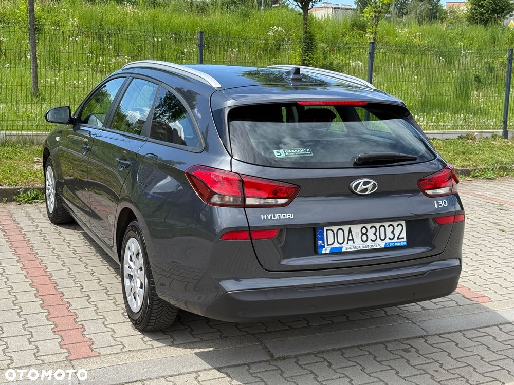 Hyundai i30 1.5 DPI Classic + - 26