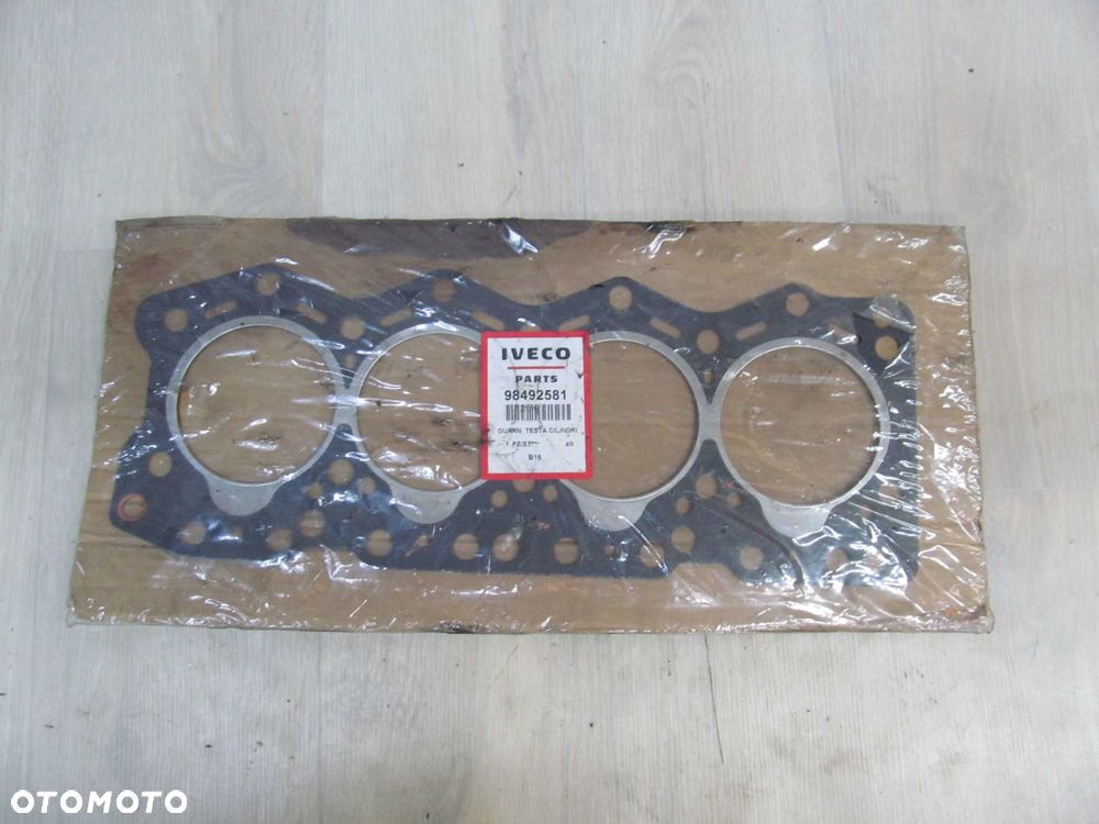 IVECO DAILY FIAT 91-99 2.5 D USZCZELKA GLOWICY ORYG 98492581 - 1