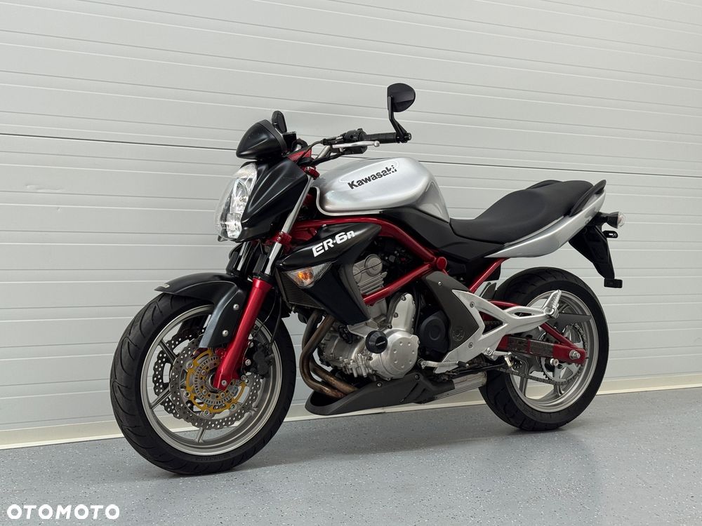 Kawasaki ER - 9