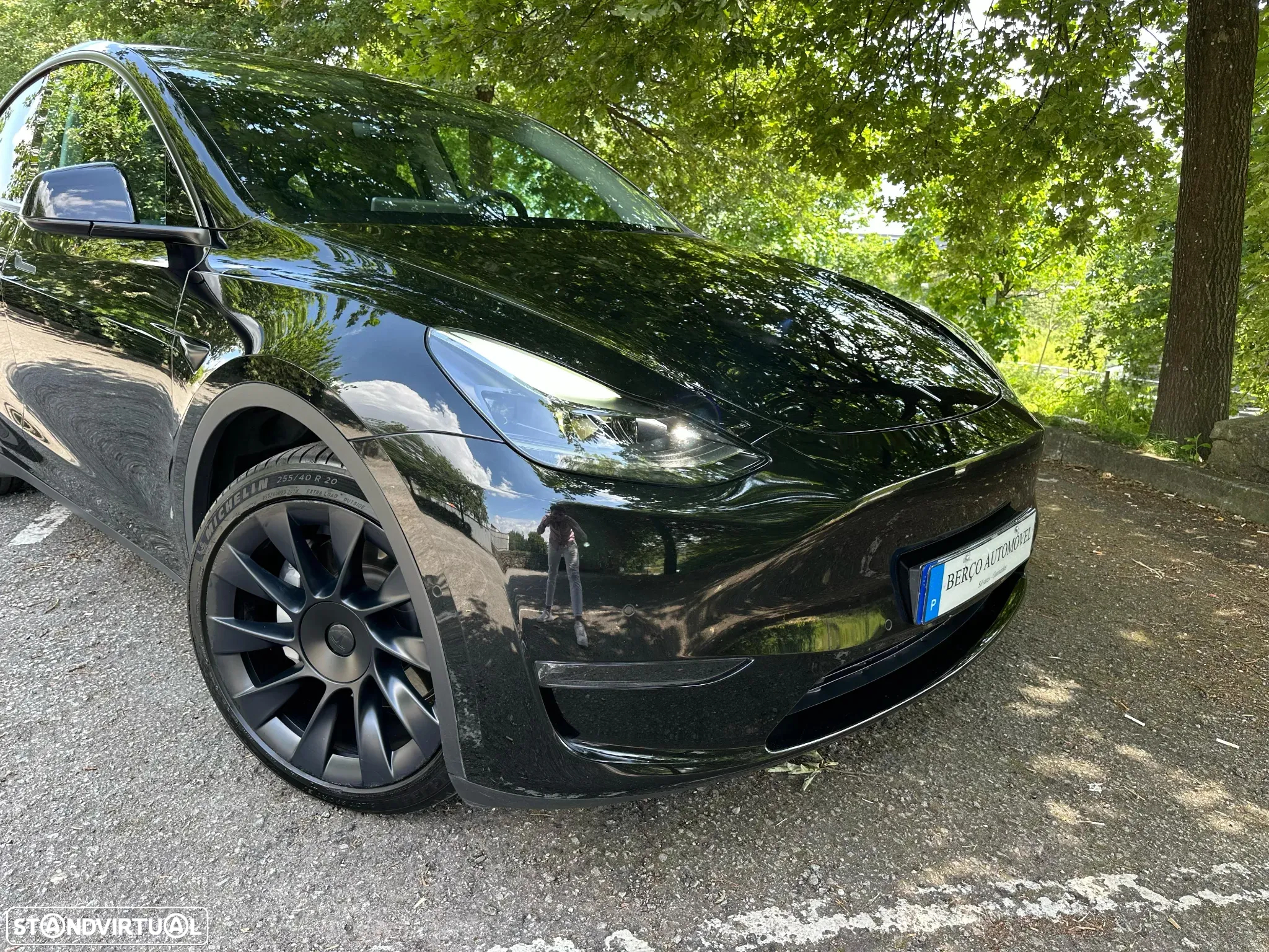 Tesla Model Y Long Range Dual Motor AWD - 2