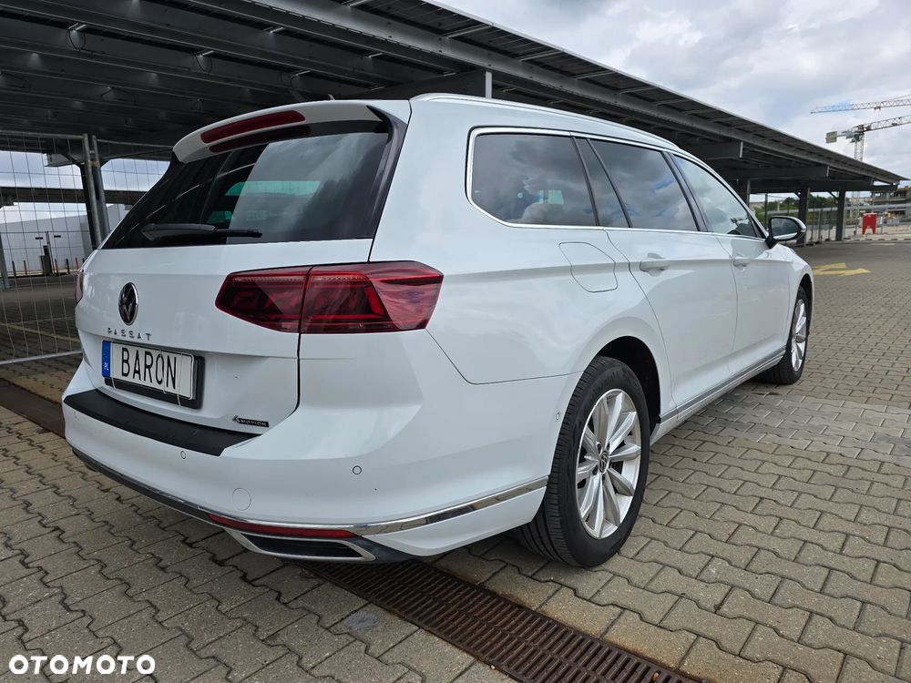 Volkswagen Passat 2.0 TDI SCR DSG 4Motion Elegance - 6