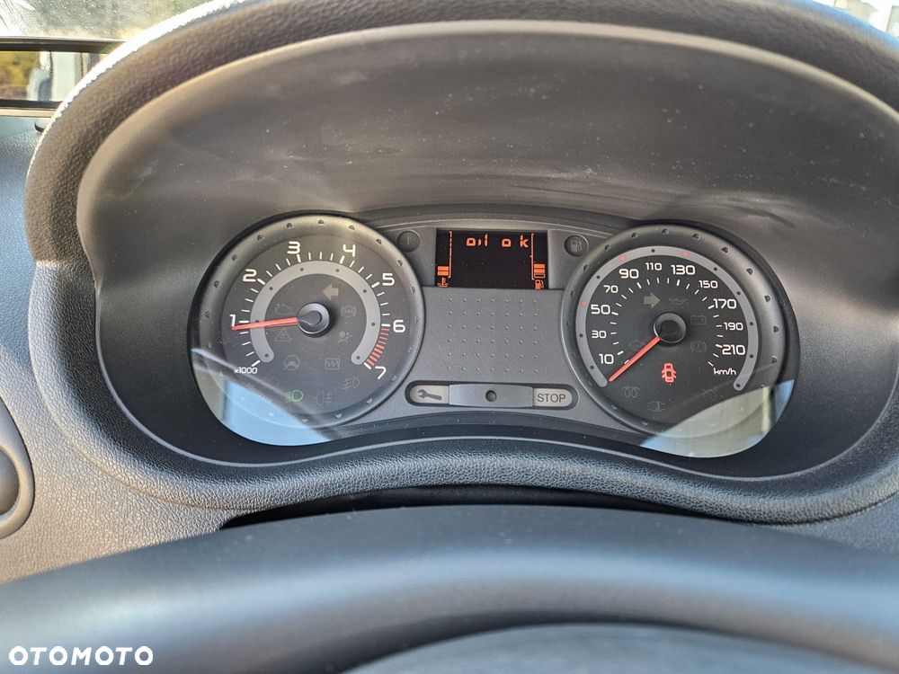 Renault Clio 1.4 16V Authentique - 8