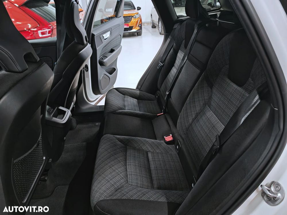 Volvo XC 60 B4 D AWD Core - 26