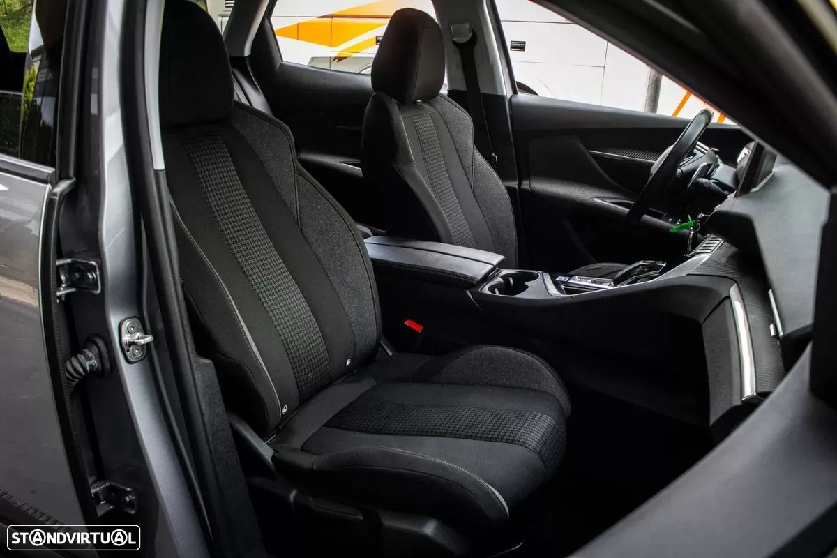 Peugeot 3008 1.2 PureTech Allure EAT8 - 26