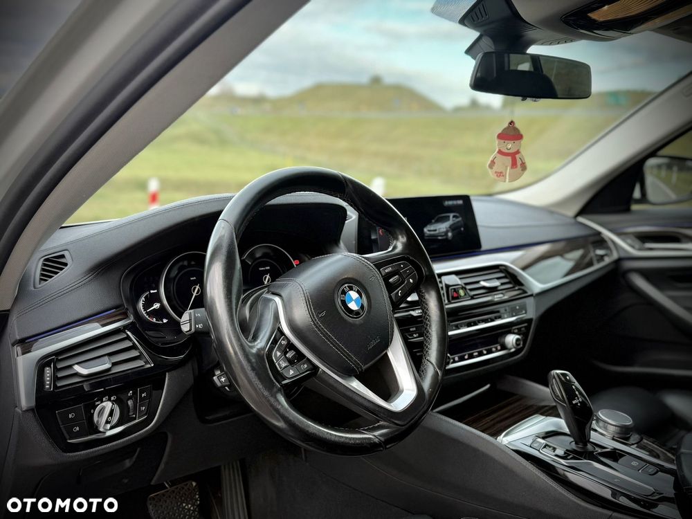 BMW Seria 5 520d Luxury Line - 11