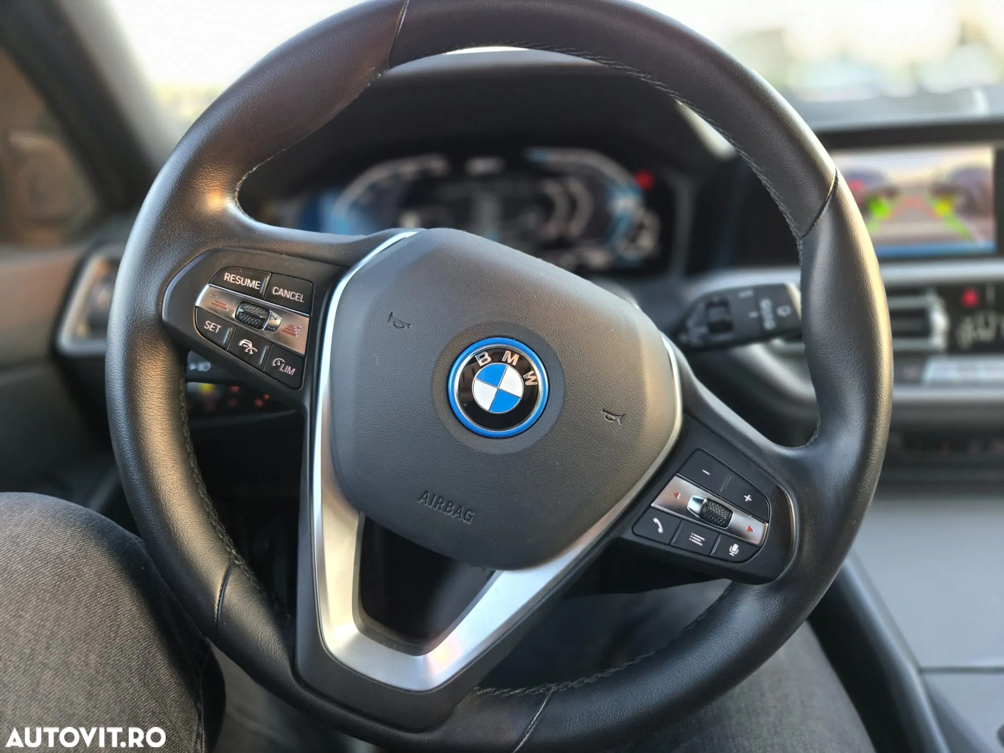 BMW Seria 3 330e xDrive AT PHEV - 24
