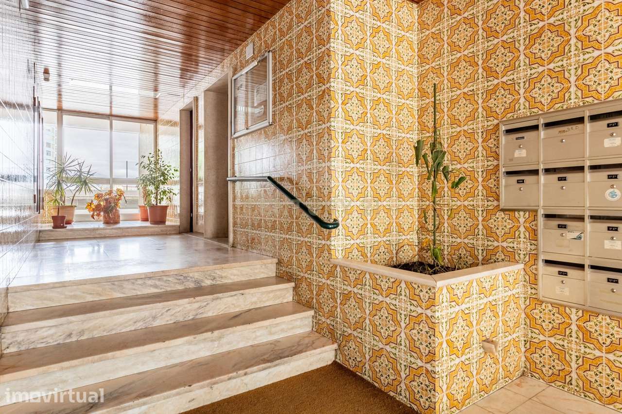 Apartamento T3 na Urbanização da Portela para arrendamento. - Grande imagem: 2/25