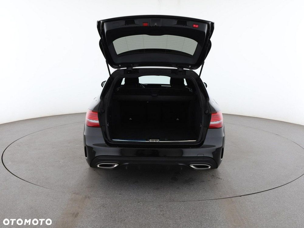 Mercedes-Benz Klasa C 300 4Matic 9G-TRONIC Night Edition - 20