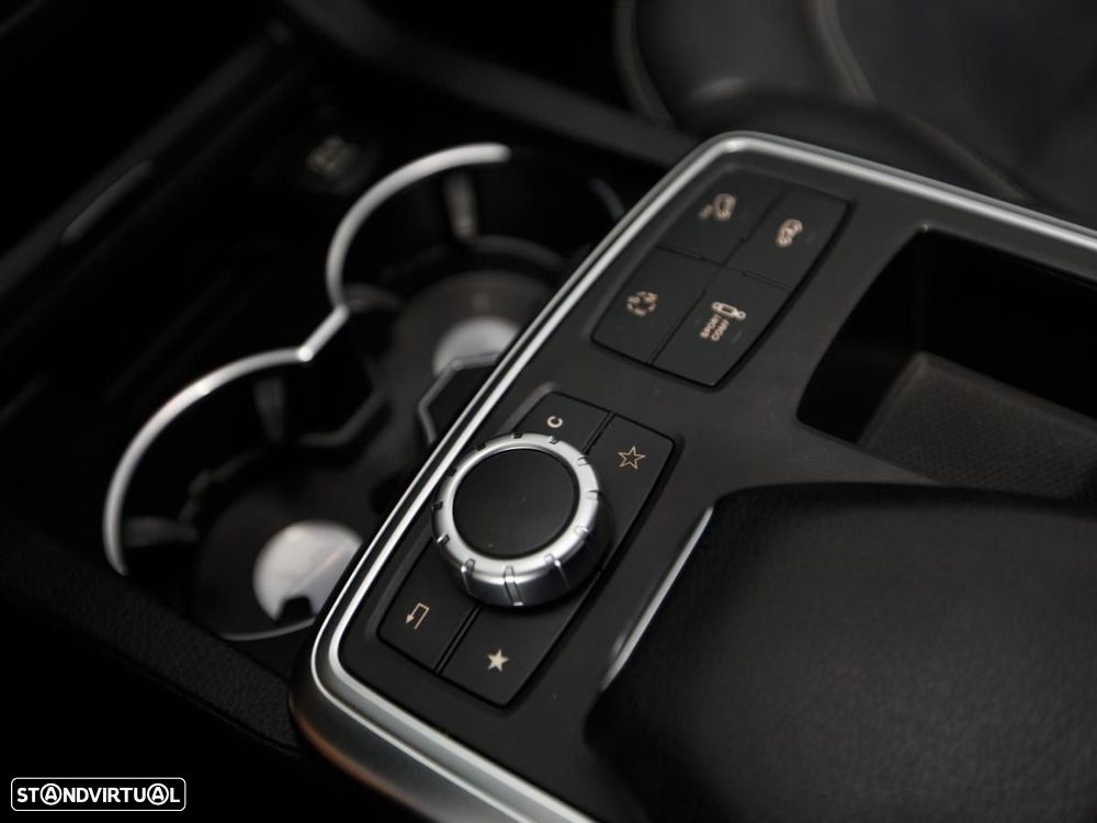 Mercedes-Benz ML 250 - 21