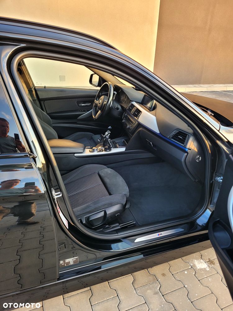 BMW Seria 3 330d xDrive - 11