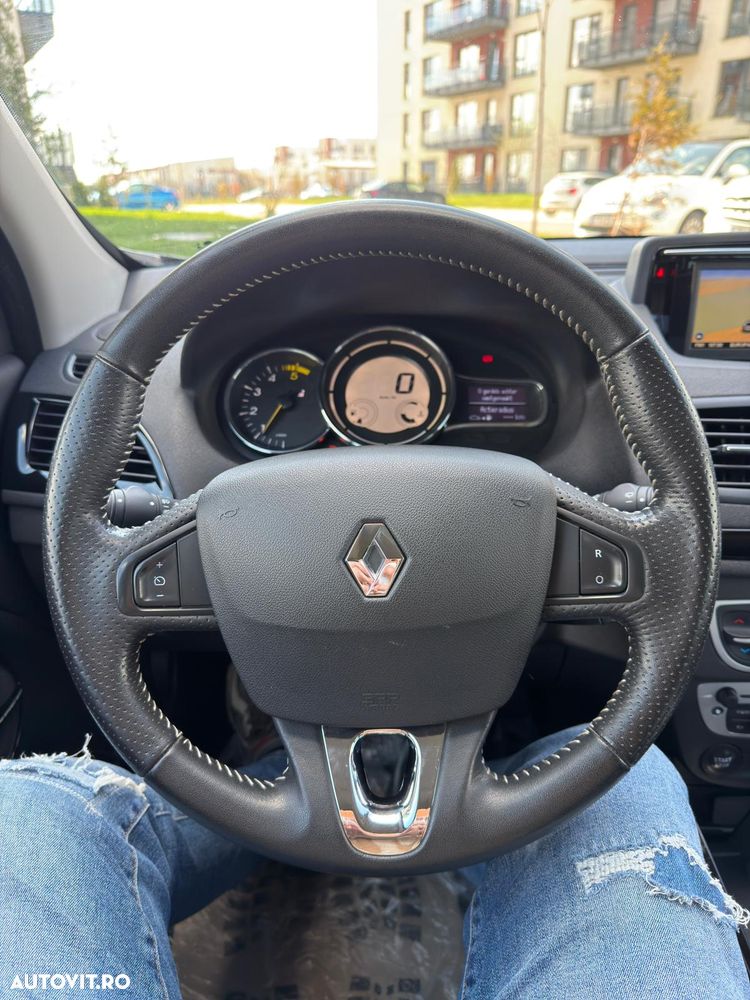 Renault Megane ENERGY dCi 110 Start & Stop Bose Edition - 13