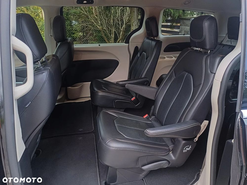 Chrysler Pacifica - 14