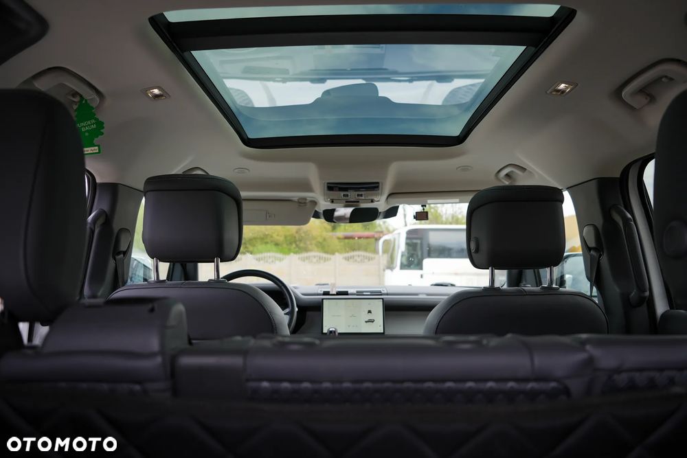 Land Rover Defender 3.0 D300 mHEV X-Dynamic HSE - 16