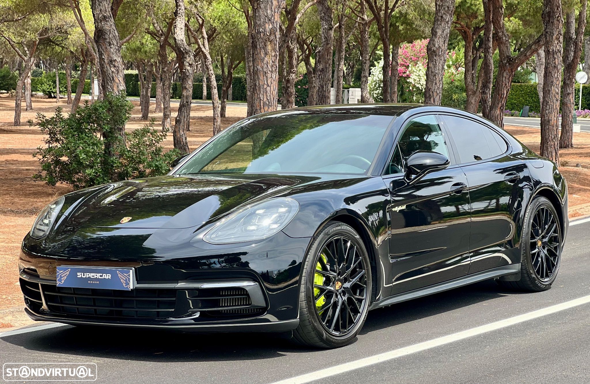 Porsche Panamera 4 E-Hybrid - 1