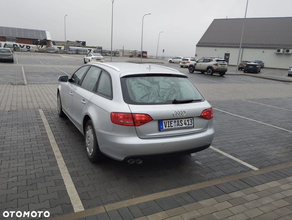 Audi A4 Avant 2.0 TDI DPF multitronic Attraction - 4