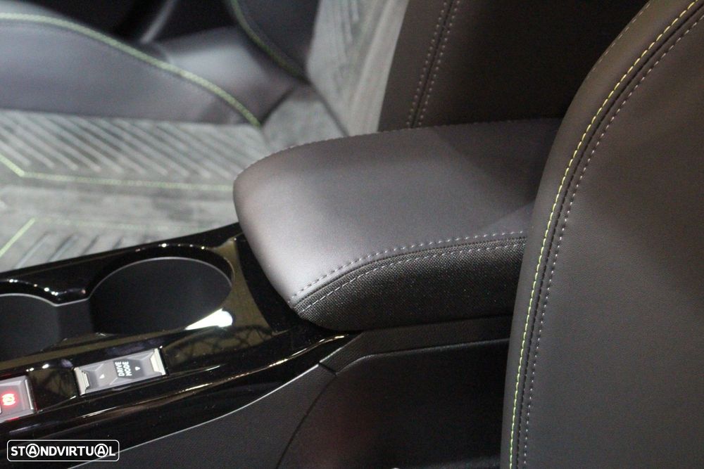 Peugeot e-2008 50 kWh GT - 26