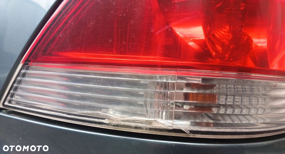 Mitsubishi Lancer VII  lampa tył tylna prawa lewa sedan - 3