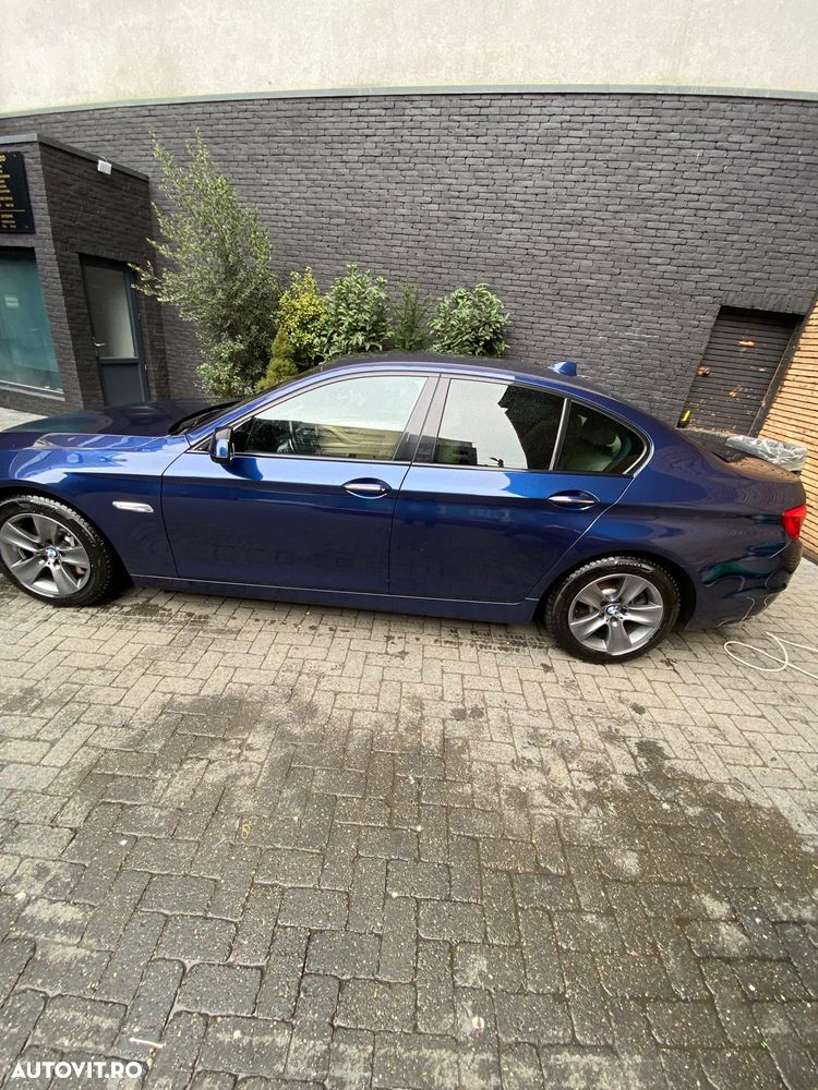 BMW Seria 5 530d xDrive - 7