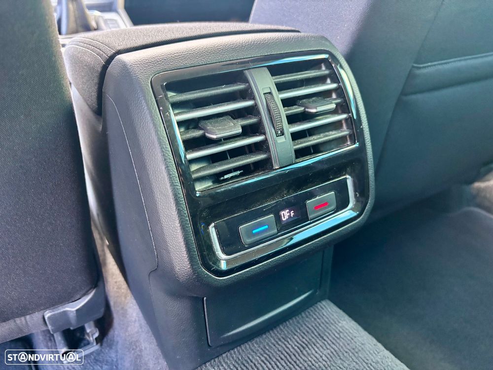 VW Passat Variant 1.6 TDI Highline - 42