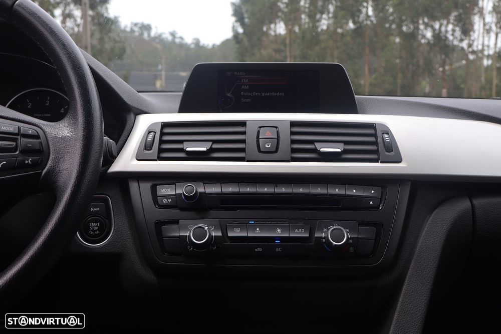 BMW 320 d xDrive Sport Line — fotografia 22