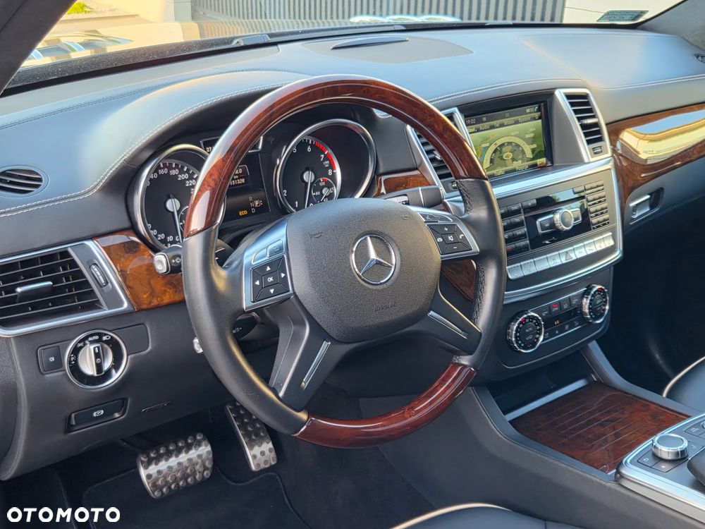 Mercedes-Benz GL - 14