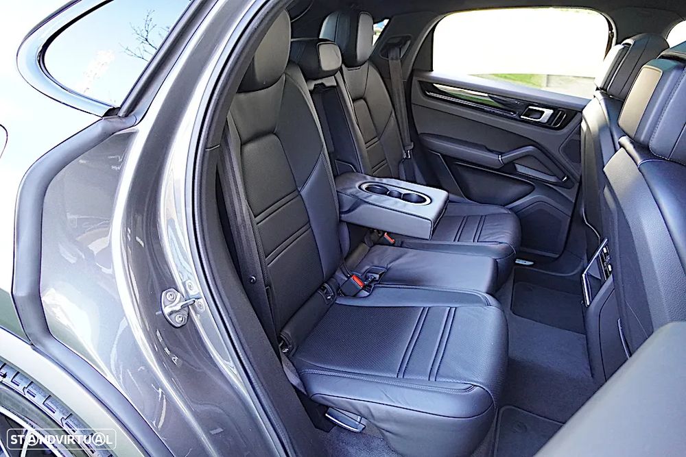 Porsche Cayenne Coupé E-Hybrid - 23