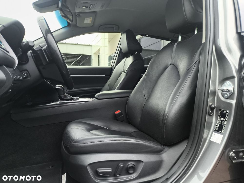 Toyota Camry 2.5 Hybrid Executive CVT - 10