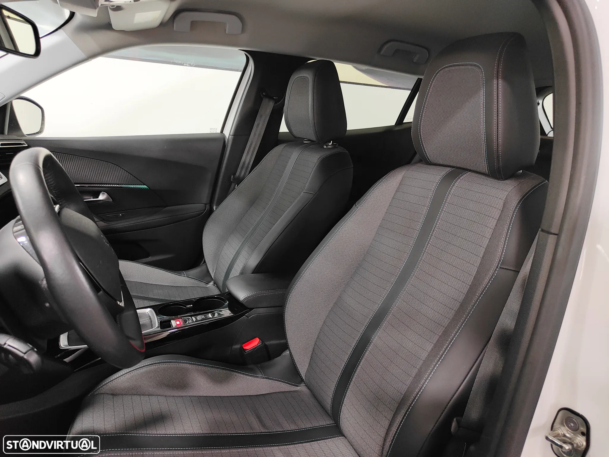 Peugeot 2008 1.2 PureTech Allure - 29