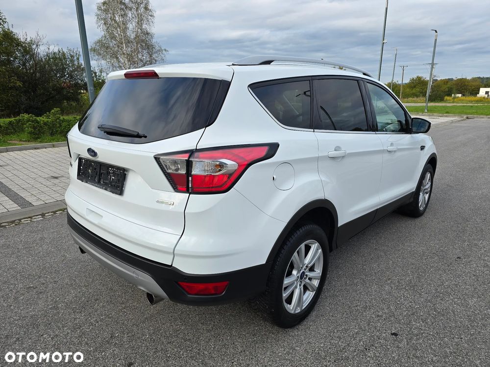 Ford Kuga 1.5 EcoBoost 2x4 Titanium - 5