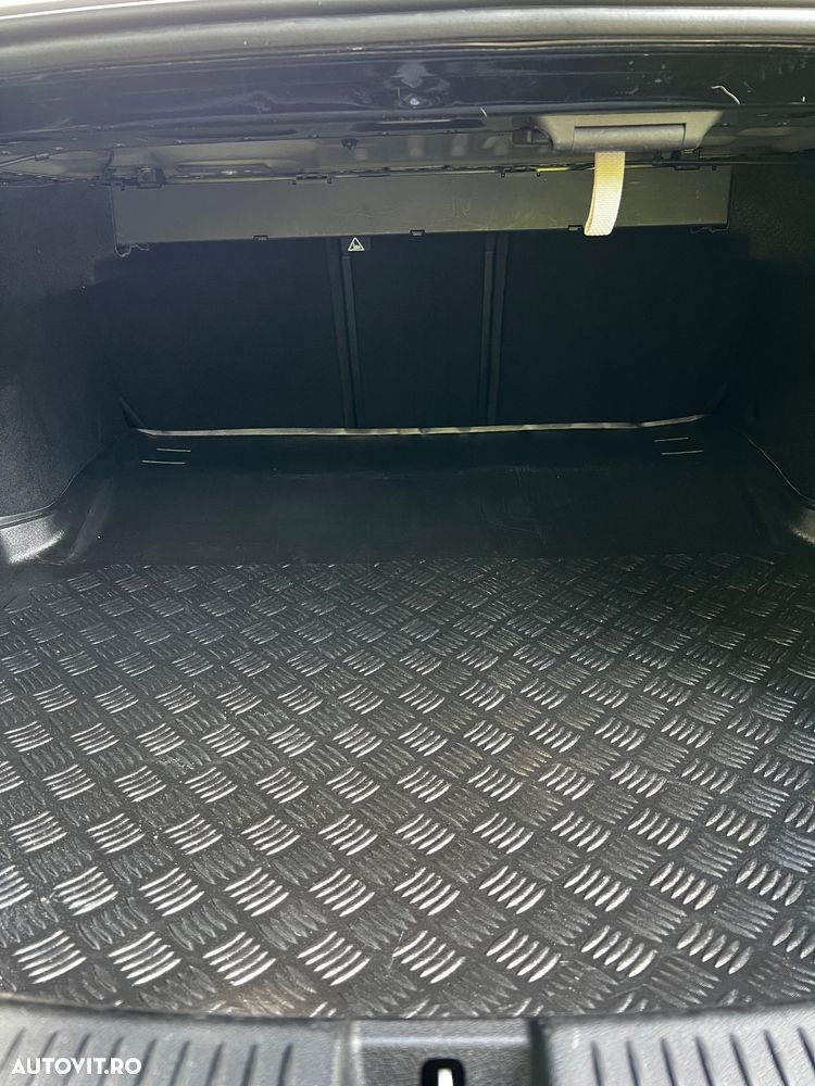 Mercedes-Benz E 220 d 9G-TRONIC Avantgarde - 16