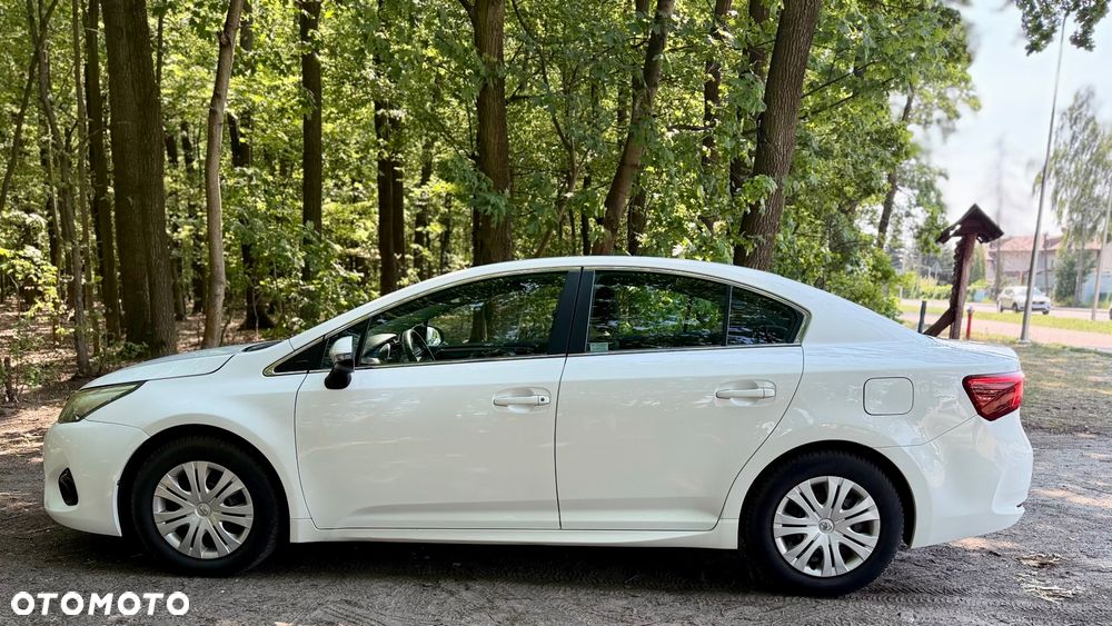 Toyota Avensis 1.8 Active - 12