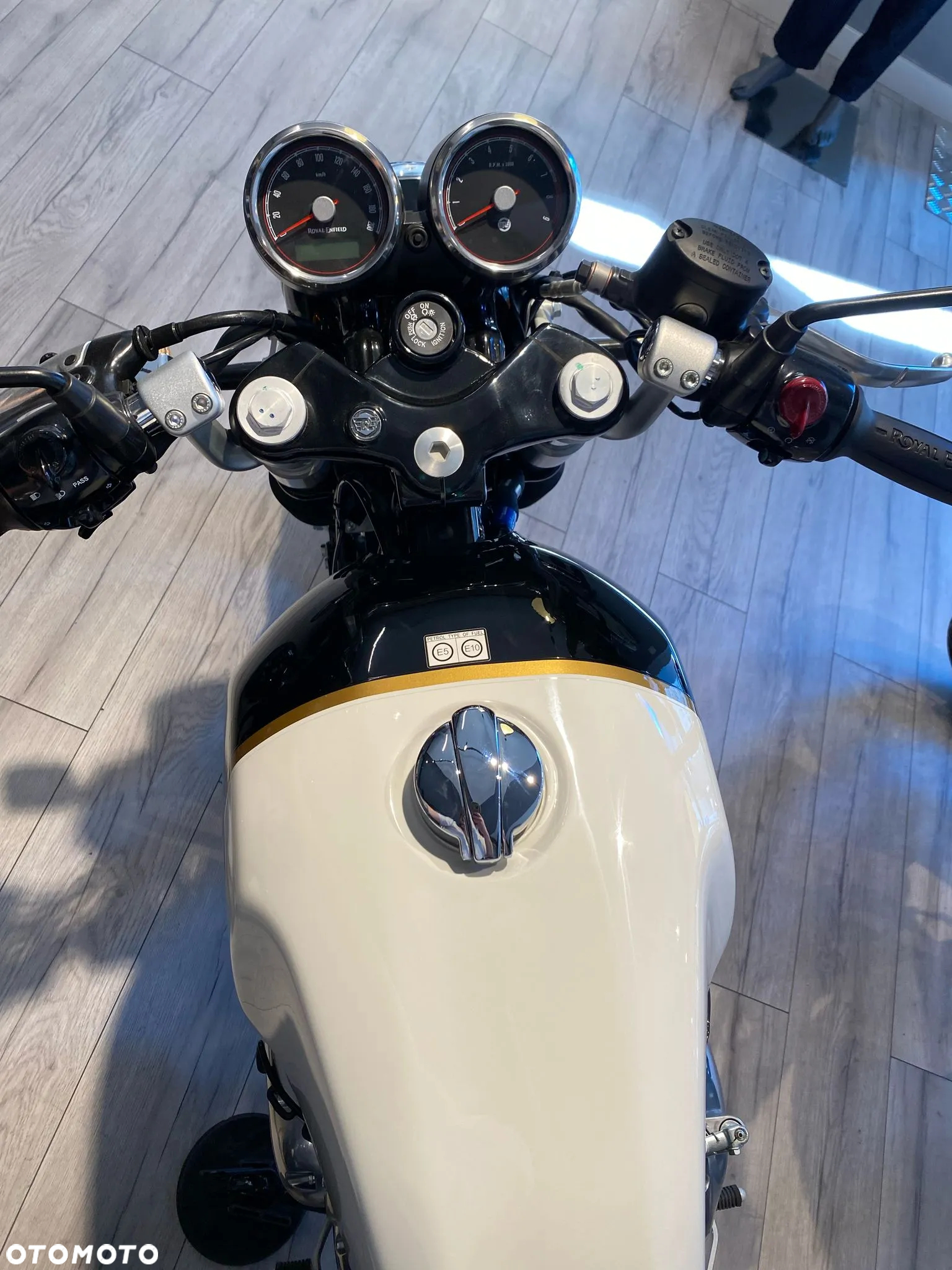 Royal Enfield Continental - 4