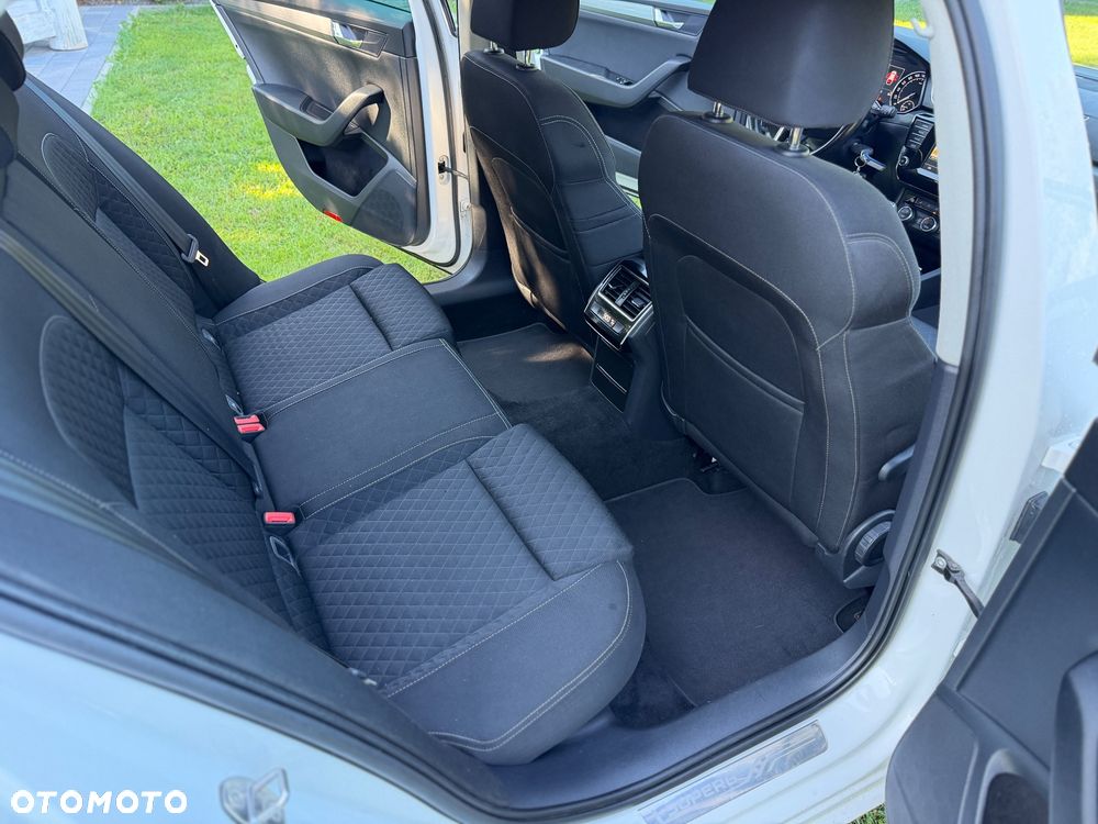 Skoda Superb 2.0 TDI 4x4 Premium Edition - 12