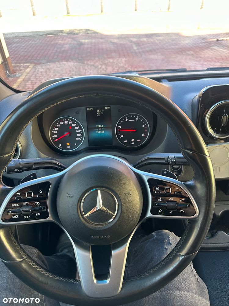 Mercedes-Benz Sprinter 319 - 12