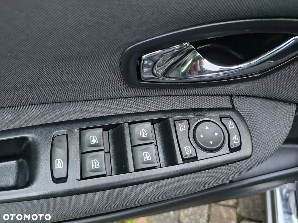 Renault Scenic dCi 110 LIMITED - 11