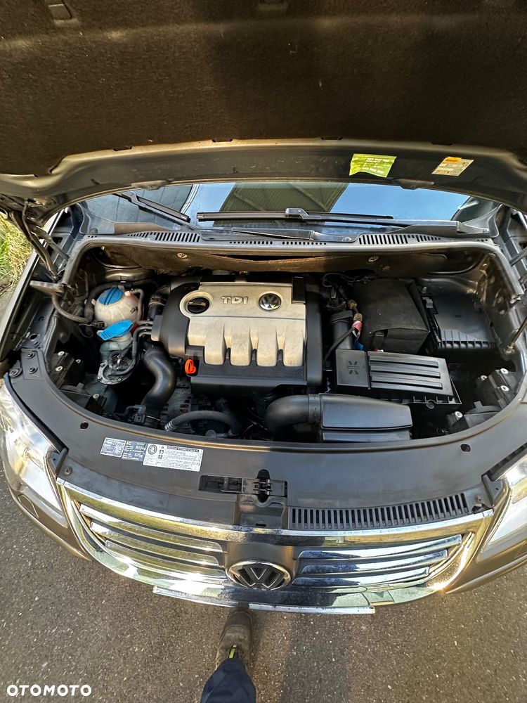 Volkswagen Touran 1.9 TDI Conceptline - 11