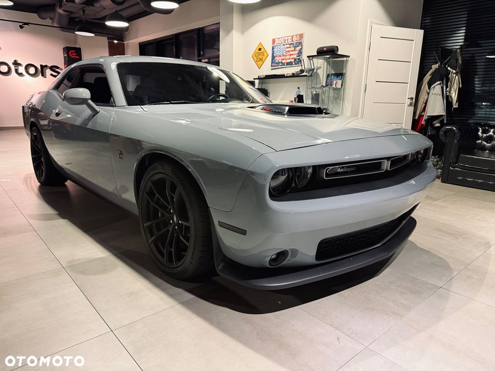 Dodge Challenger - 3
