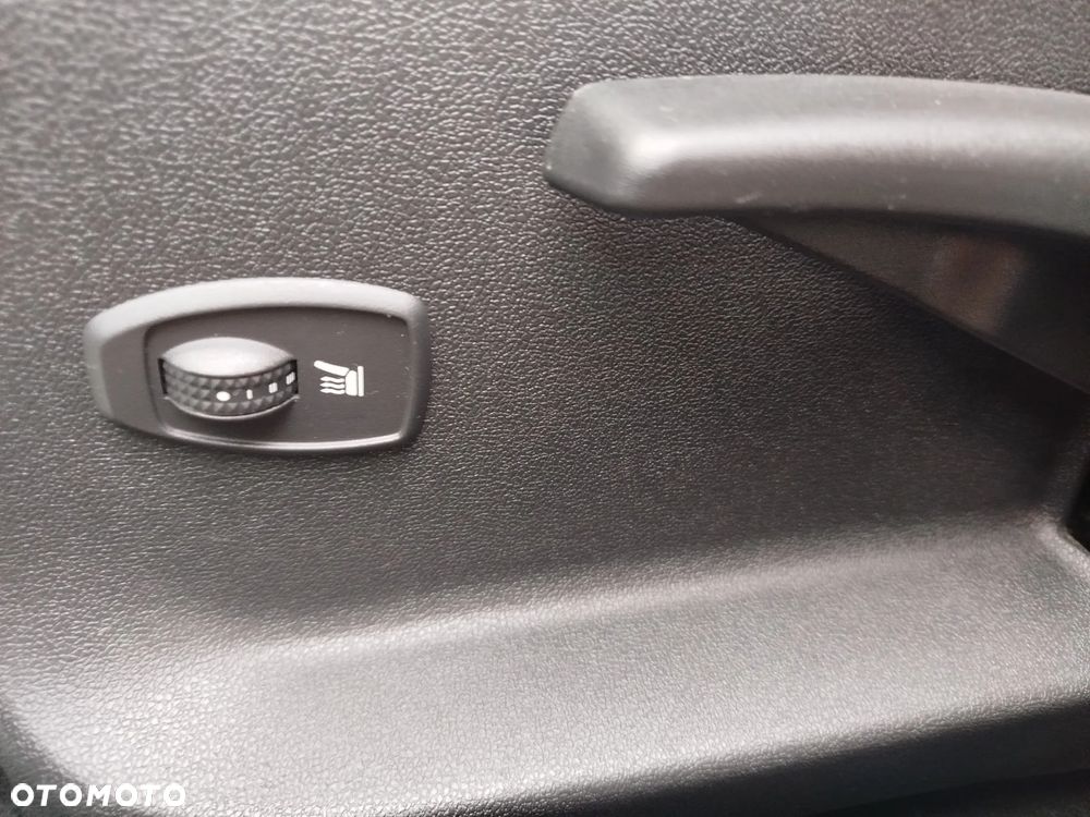 Renault Megane ENERGY TCe 130 EDC BOSE EDITION - 26