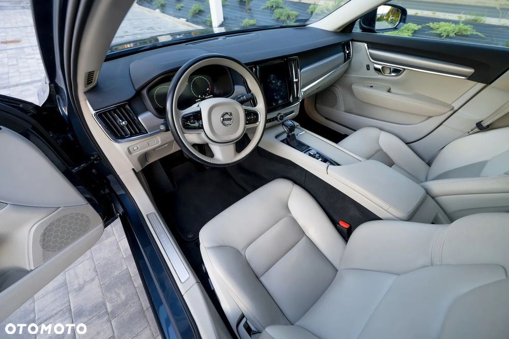 Volvo S90 T4 Momentum Pro - 10