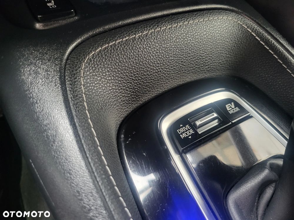 Toyota Corolla 1.8 Hybrid Executive - 32