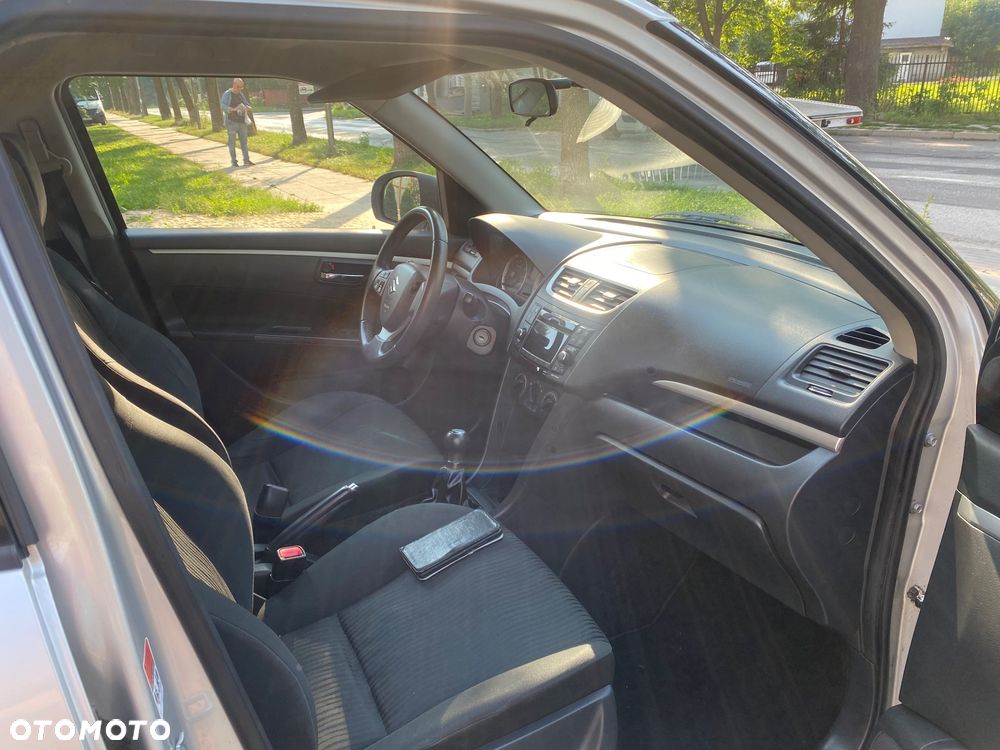 Suzuki Swift 1.3 Limited 25 - 10
