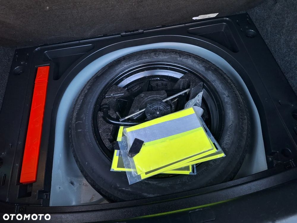 Volvo V40 D2 Kinetic - 26